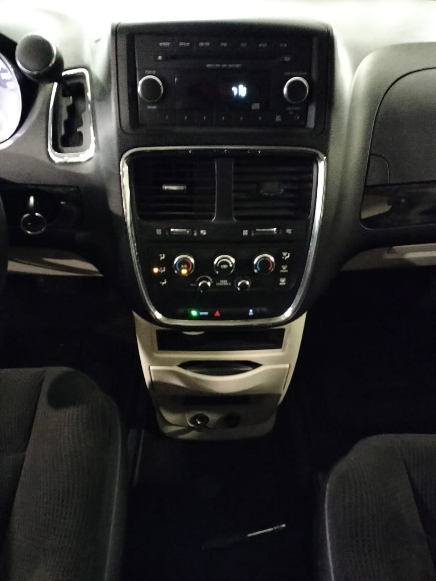 2017 Dodge Grand Caravan Minivan 5 pts. SE, TA, VE del., R-17